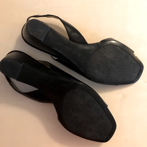 Bandolino Size 9 1/2 Black Patent Low Wedges - Picture 3 of 4